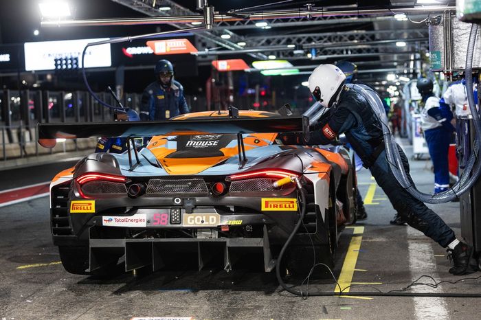 #59 Garage 59 McLaren 720S GT3 EVO: Joseph Loake, Marvin Kirchhöfer, Benjamin Goethe