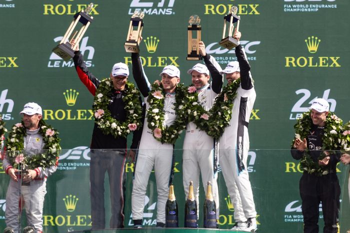 Podium LMGT3: Race winner #92 Manthey 1st Phorm Porsche 911 GT3 R LMGT3: Ryan Hardwick, Riccardo Pera, Richard Lietz