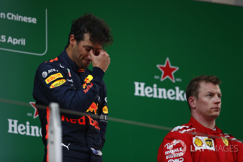 Podium: juara Daniel Ricciardo, Red Bull Racing, podium 3 Kimi Raikkonen, Ferrari
