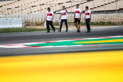 Marcus Ericsson, Sauber walks the track