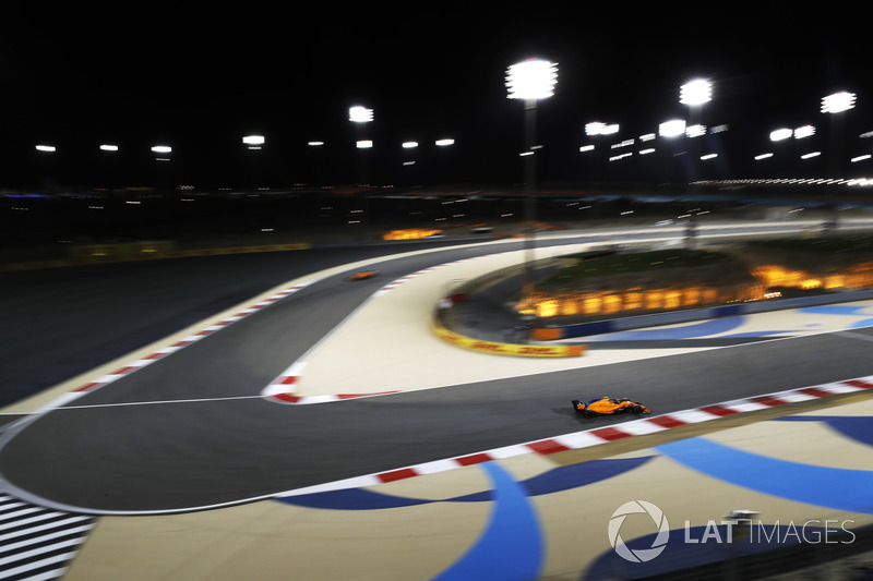 Stoffel Vandoorne, McLaren MCL33 Renault y Fernando Alonso, McLaren MCL33 Renault