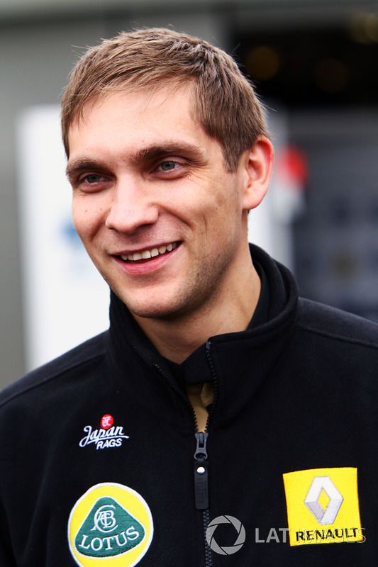 Vitaly Petrov, Lotus Renault