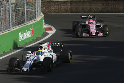 Фелипе Масса, Williams FW40, и Эстебан Окон, Sahara Force India F1 VJM10