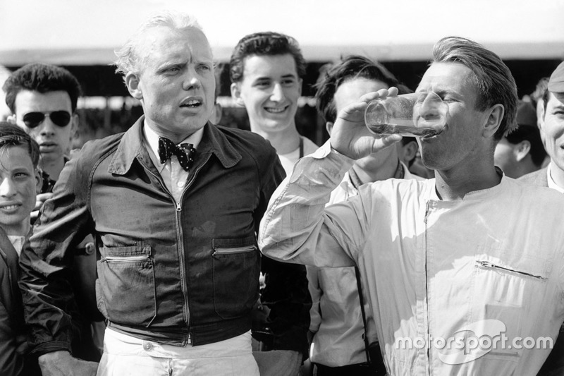 Race winner Peter Collins, Ferrari Dino 246, secon place Mike Hawthorn, Ferrari Dino 246