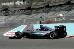 Pascal Wehrlein, Mercedes AMG F1 prueba los nuevos neumáticos Pirelli de 2017