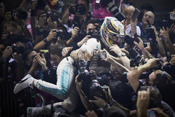 Победитель Льюис Хэмилтон, Mercedes AMG F1