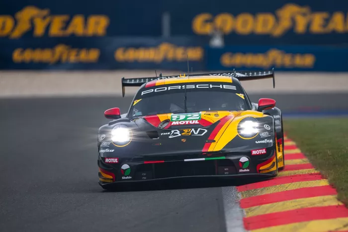 #92 The Bend Manthey Porsche 911 GT3 R: Yasser Shahin, Riccardo Pera, Richard Lietz