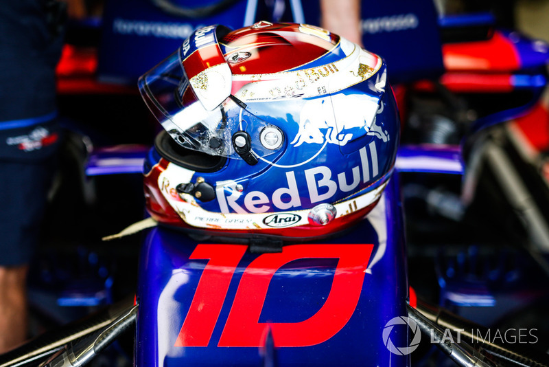 The helmet of Pierre Gasly, Toro Rosso STR13