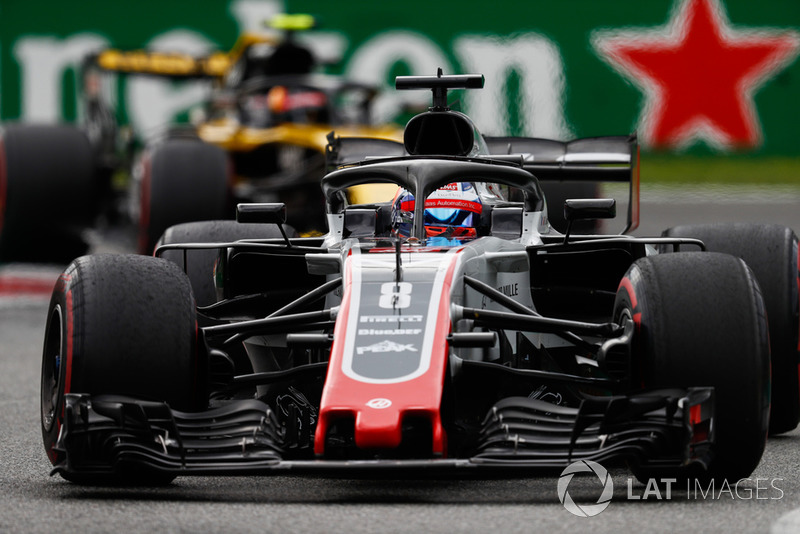 Romain Grosjean, Haas F1 Team VF-18, Carlos Sainz Jr., Renault Sport F1 Team R.S. 18