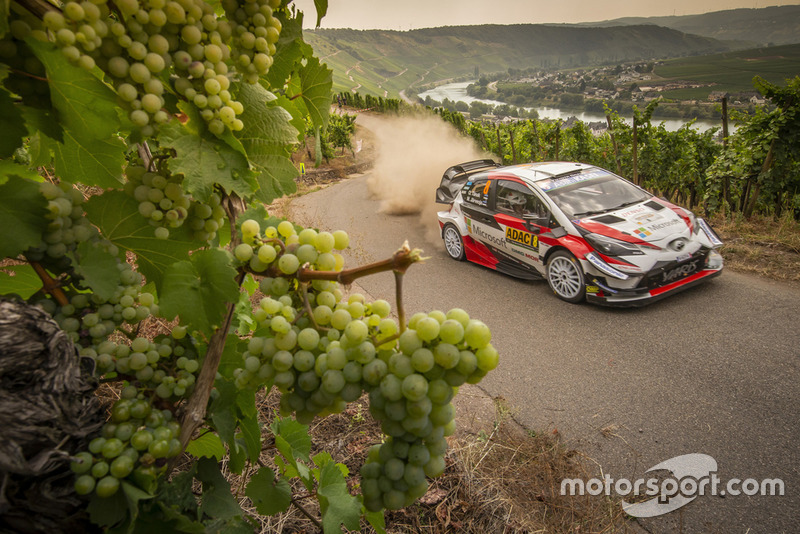 Отт Тянак и Мартин Ярвеоя, Toyota Yaris WRC