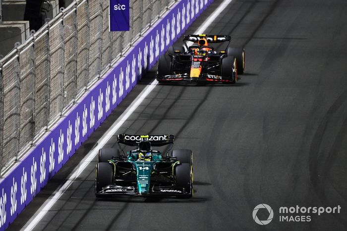 Fernando Alonso, Aston Martin AMR23, Sergio Pérez, Red Bull Racing RB19