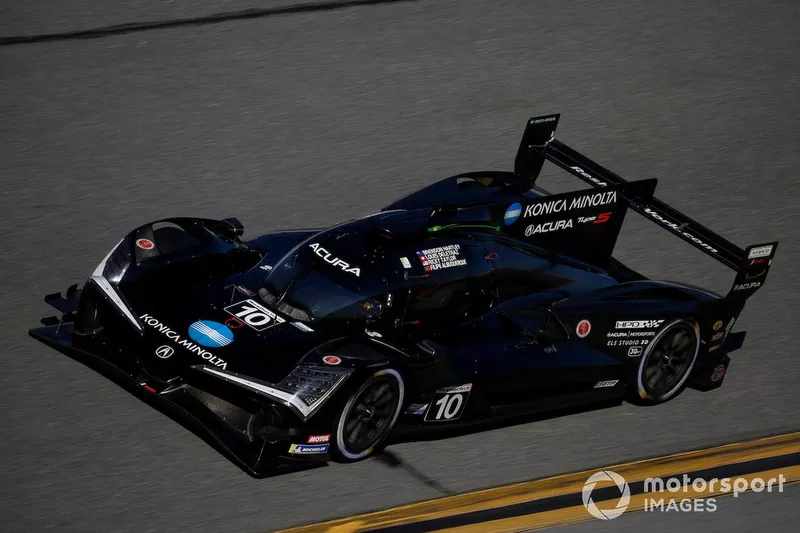 #10 Wayne Taylor Racing Acura ARX-06 GTP: Ricky Taylor, Filipe Albuquerque, Brendon Hartley, Louis Deletraz