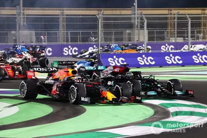 Max Verstappen, Red Bull Racing RB16B, Lewis Hamilton, Mercedes W12