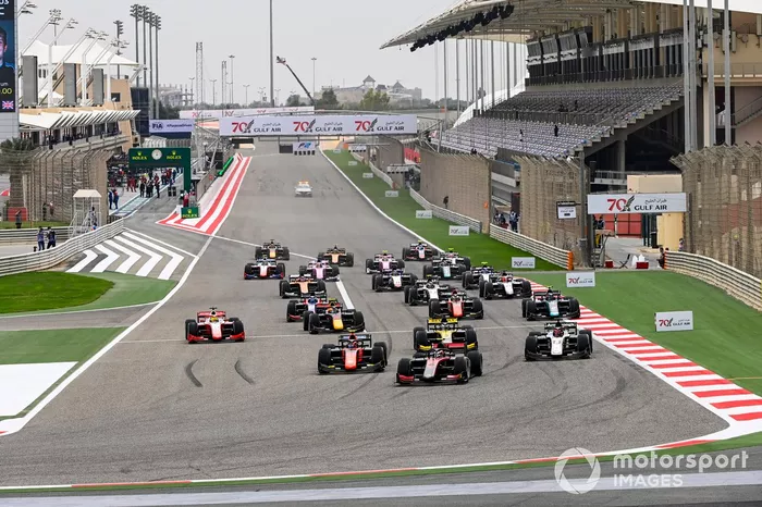 Callum Ilott, UNI-Virtuosi, Felipe Drugovich, MP Motorsport, Guanyu Zhou, UNI-Virtuosi y Marcus Armstrong, ART Grand Prix 
