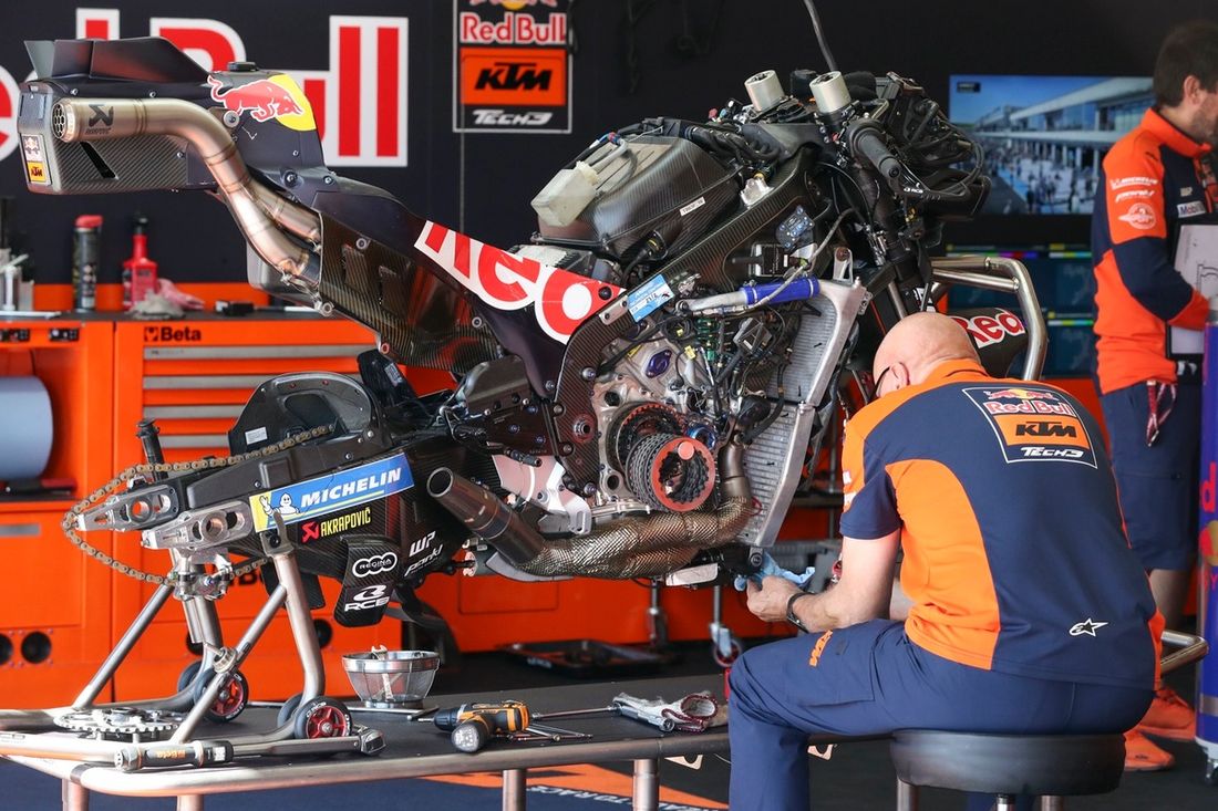 Motocykl Tech3 KTM Racing w Balaton Park.