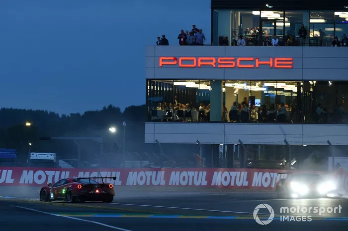 #52 AF Corse Ferrari 488 GTE EVO LMGTE Pro, Daniel Serra, Miguel Molina, Sam Bird spins