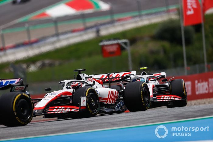 Kevin Magnussen, Haas VF-22, Mick Schumacher, Haas VF-22