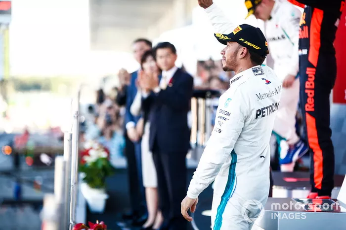 Podio: ganador de la carrera Lewis Hamilton, Mercedes AMG F1 