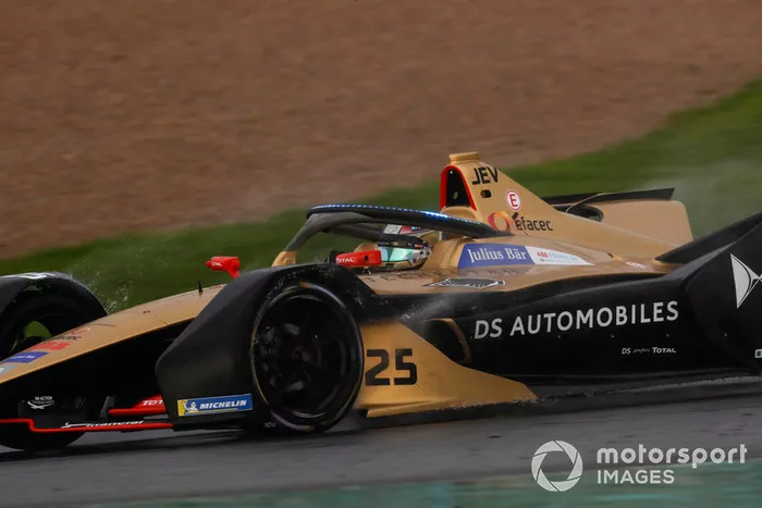 Jean-Eric Vergne, DS TECHEETAH, DS E-Tense FE19  con las nuevas luces LED azules del Halo, en modo ataque