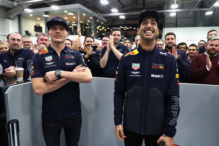 Daniel Ricciardo, Red Bull Racing, y Max Verstappen, Red Bull Racing