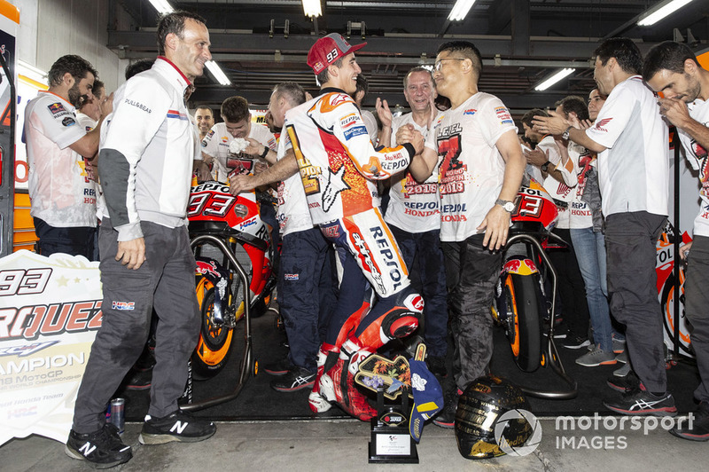 Champion Marc Marquez, Repsol Honda Team celebrates with his team