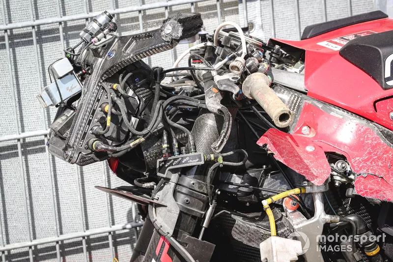 Pedro Acosta, Red Bull GASGAS Tech3, crasehd bike