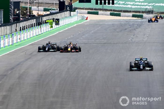 Valtteri Bottas, Mercedes W12, Max Verstappen, Red Bull Racing RB16B, Lewis Hamilton, Mercedes W12