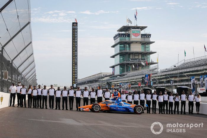 Ganador de la pole Scott Dixon, Chip Ganassi Racing Honda