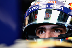 Карлос Сайнс-мл., Scuderia Toro Rosso STR11