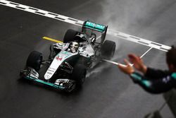 Race winner Lewis Hamilton, Mercedes AMG F1 W07 Hybrid celebrates as he takes the chequered flag at the end of the race