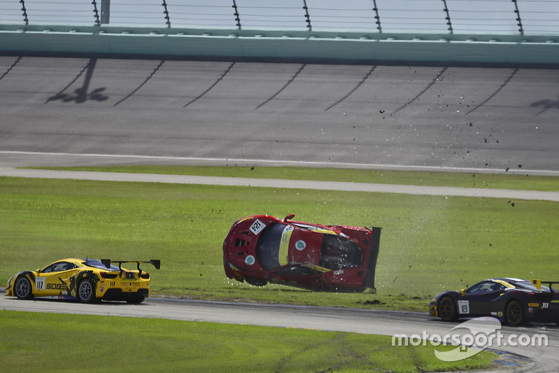 #124 Ferrari of Long Island Ferrari 488 Challenge: Jerome Jacalone, crash