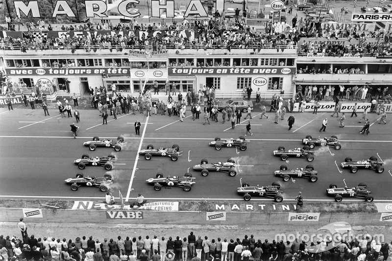 Start: Graham Hill, Team Lotus 49 Ford Cosworth, Jack Brabham, Brabham BT24 Repco, Dan Gurney, Eagle