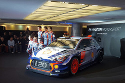 Dani Sordo, Hayden Paddon, John Kennard, Marc Marti, Nicolas Gilsoul, Thierry Neuville, Hyundai Motorsport revelan el Hyundai i20 Coupe WRC 2017