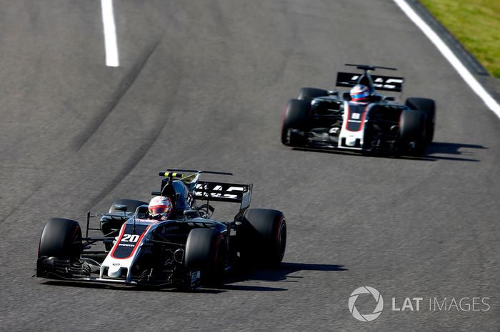  Kevin Magnussen, Haas F1 Team VF-17, Romain Grosjean, Haas F1 Team VF-17