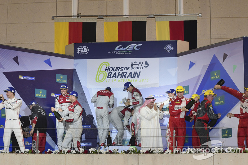 LMP1-Podium: 1. #8 Audi Sport Team Joest, Audi R18: Lucas di Grassi, Loic Duval, Oliver Jarvis; 2. #