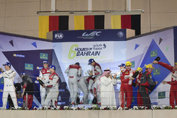 LMP1-Podium: 1. #8 Audi Sport Team Joest, Audi R18: Lucas di Grassi, Loic Duval, Oliver Jarvis; 2. #