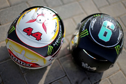 I caschi di Nico Rosberg, Mercedes AMG F1, Lewis Hamilton, Mercedes AMG F1