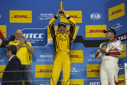 Podium: 1. Gabriele Tarquini, LADA Sport Rosneft, Lada Vesta