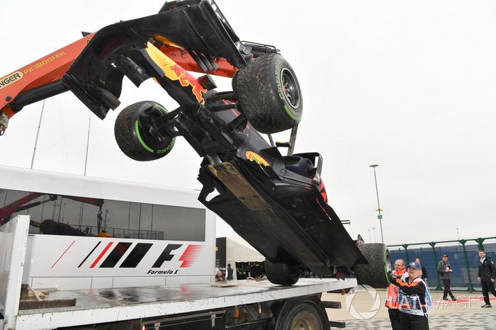 19: Daniel Ricciardo, Red Bull Racing RB13 (inc 5-place grid penalty)