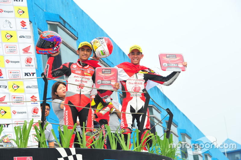 Podium Race 2 AP250: Andi Gilang dan Gerry Salim, Astra Honda Racing Team