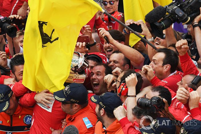 Ganador de la carrera Sebastian Vettel, Ferrari