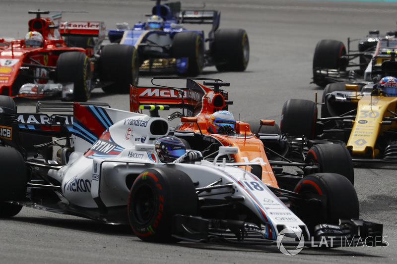 12. Ленс Стролл, Williams FW40 - 32