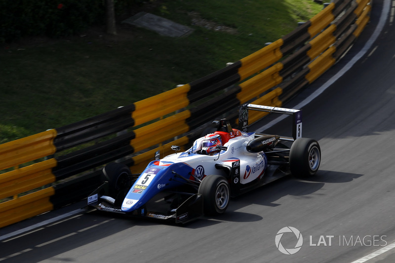Sacha Fenestraz, Vaillante-Carlin