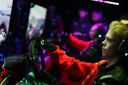 Freek Schothorst, deelnemer aan de McLaren World's Fastest Gamer