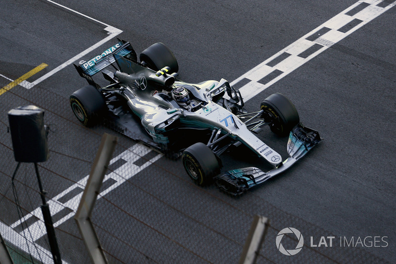 Damalı bayrak: 2. sıra Valtteri Bottas, Mercedes-Benz F1 W08