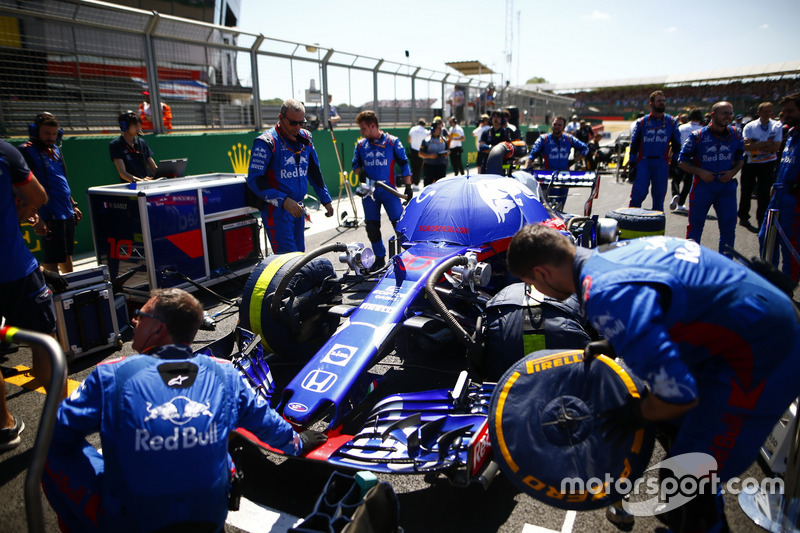 Pierre Gasly, Toro Rosso STR13, sur la grille