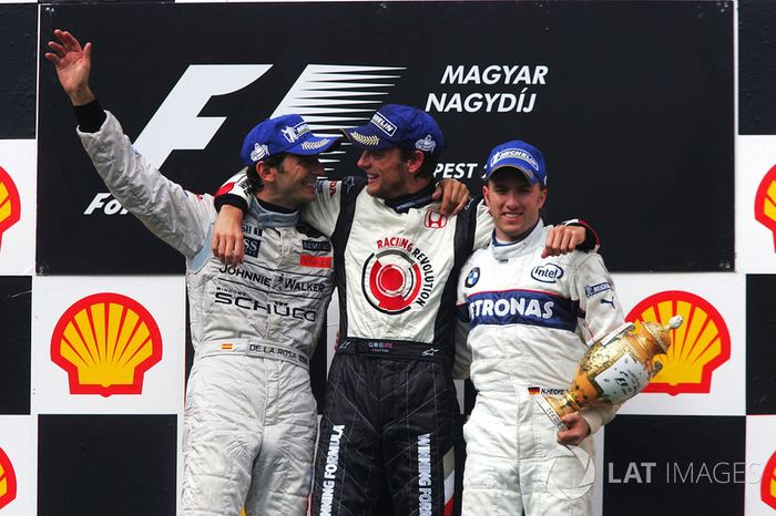Podio: Segundo puesto Pedro de la Rosa, McLaren, ganador Jenson Button, Honda y tercer puesto Nick Heidfeld, BMW Sauber F1