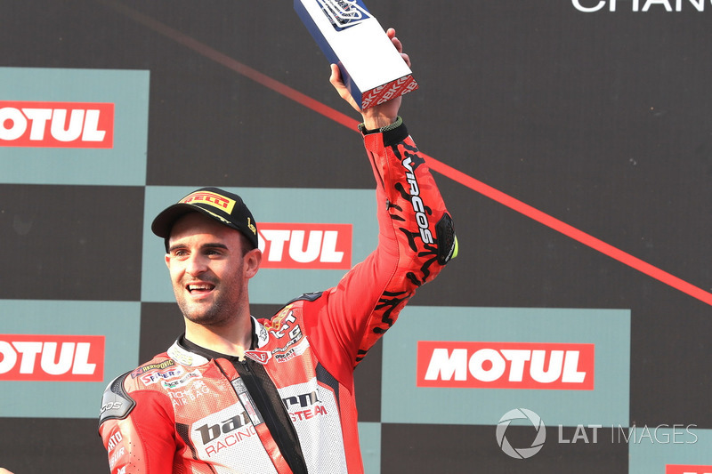 Podium: Xavi Fores, Barni Racing Team