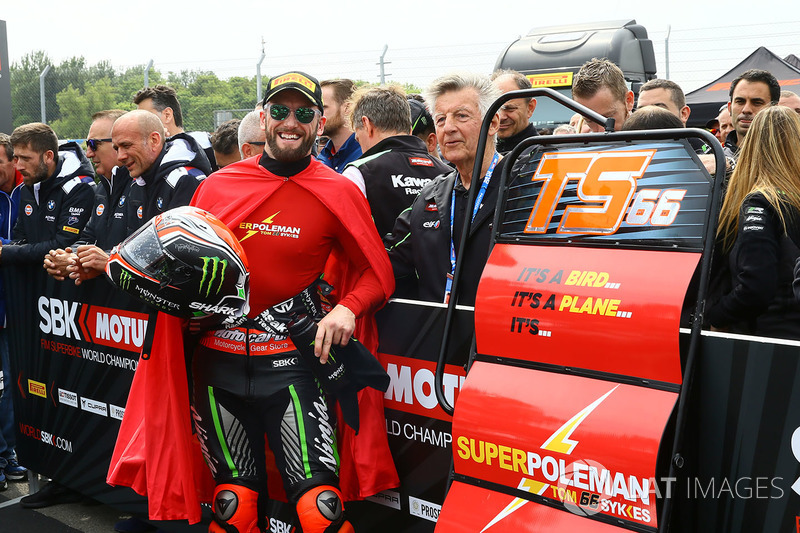 Tom Sykes, Kawasaki Racing se lleva la pole