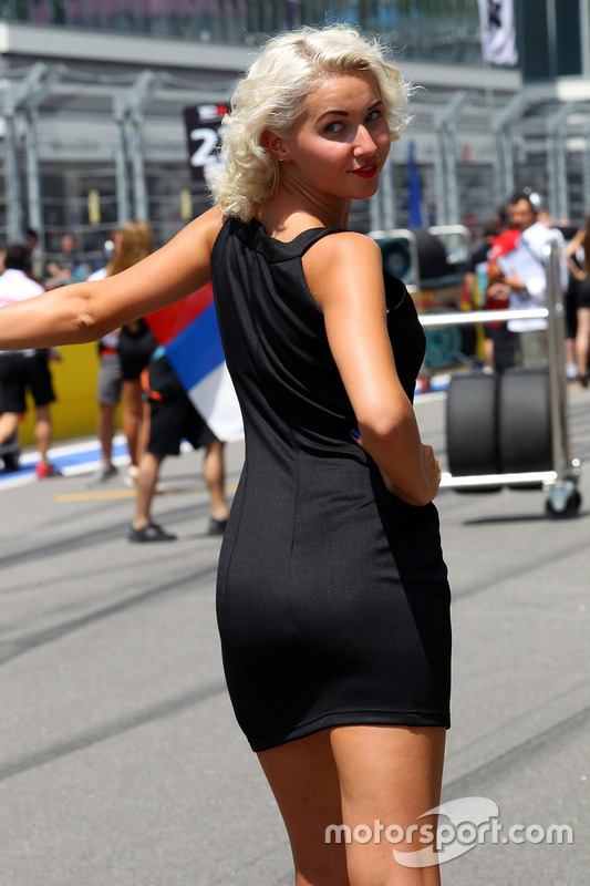 Chica de la parrilla